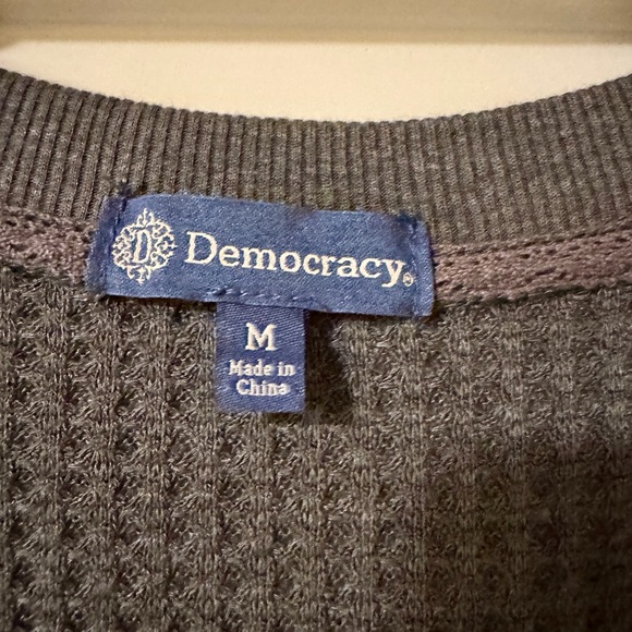 Simple Gray Waffle Knit Top - Picture 2 of 2